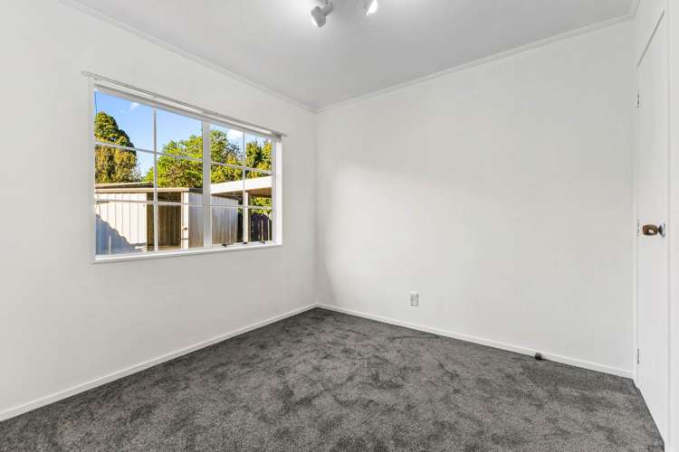 1/8 Sparrow Place Manurewa_9