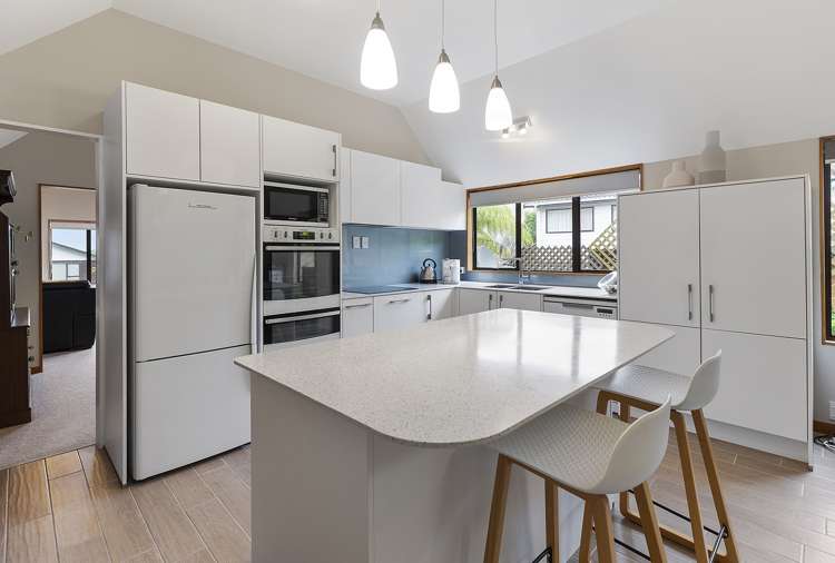 25 Thatcher Crescent Crofton Downs_9