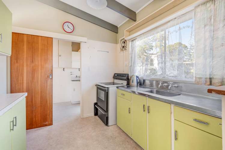 16 Pohutukawa Avenue Red Beach_8