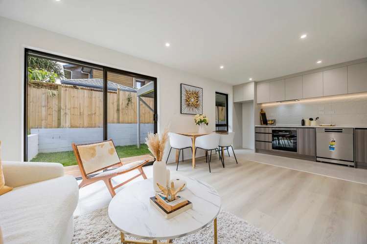 1,2,4/26 Huapai Street One Tree Hill_4