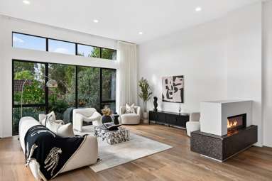 39B Waiatarua Road_4