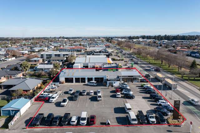 High profile corner site – SH1