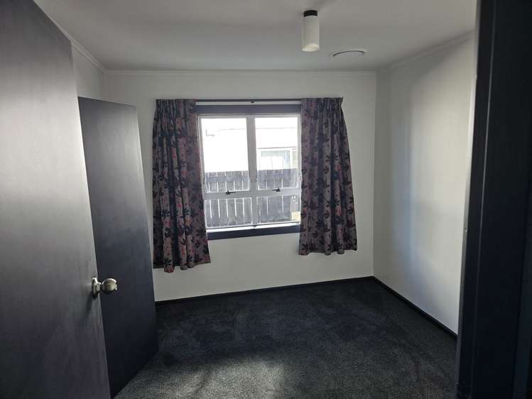 8 Snead Place Hamilton East_17