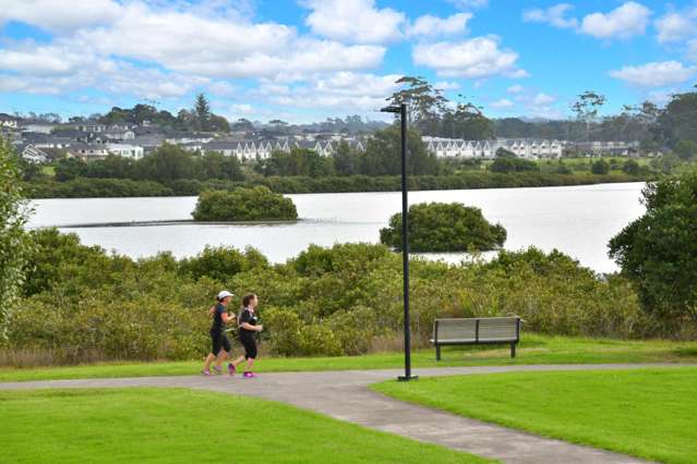 10 Settlers Grove Orewa_1