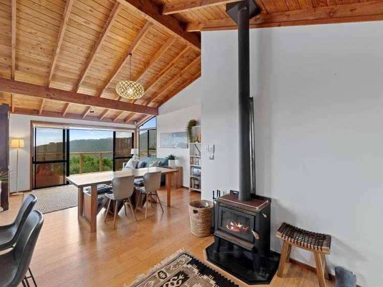 16 Pendrell Road Piha_3