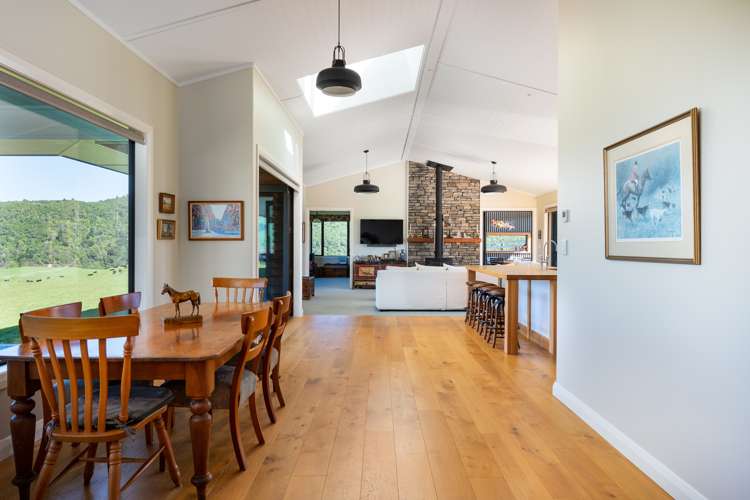 18 Kahikatea Drive Kinloch_5