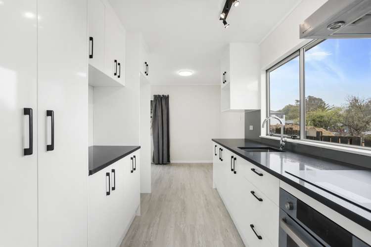 2/152 Rathgar Road Henderson_11