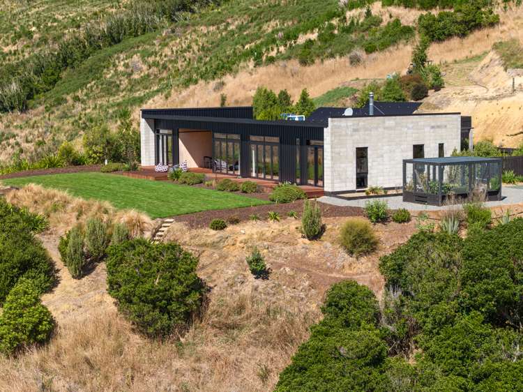 1424 Queen Charlotte Drive Anakiwa and Surrounds_25