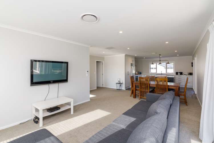 5 Mahi Grove Feilding_7