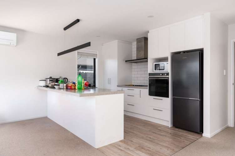 187 Faringdon Boulevard Rolleston_12