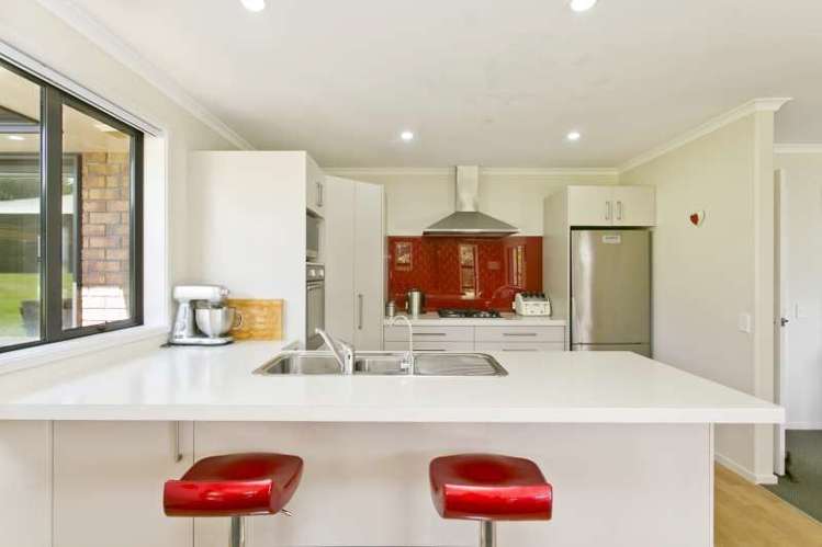 136 Mapara Road Acacia Bay_9