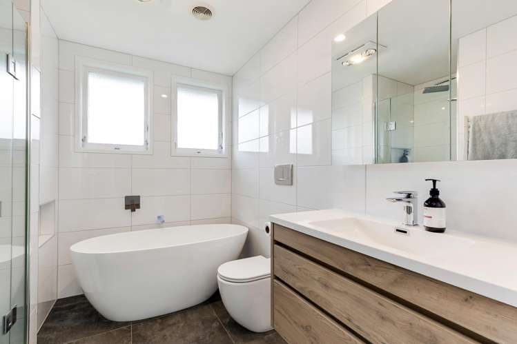 9 Laxon Avenue Otara_11