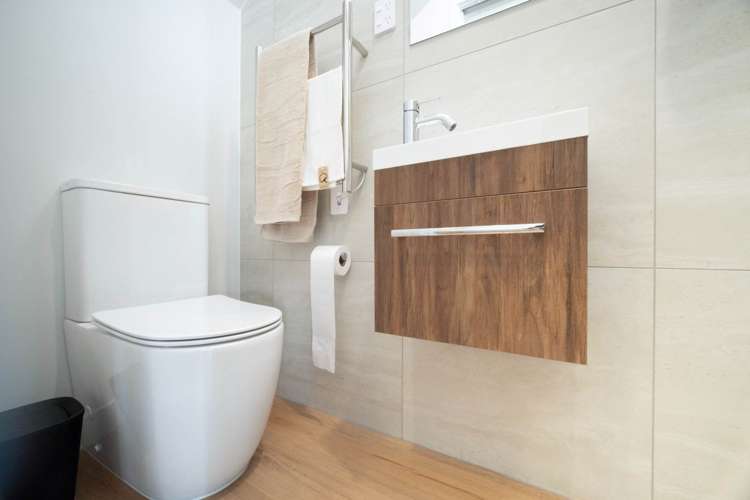 10/666B Great South Road Ellerslie_11