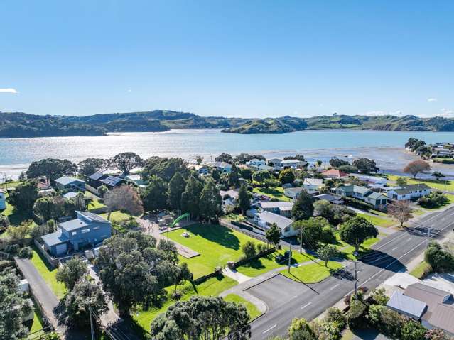 42B Wallis Street Raglan_1