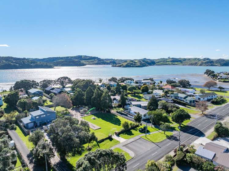 42B Wallis Street Raglan_1
