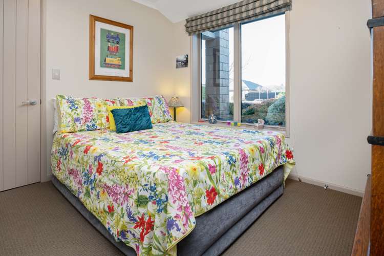 8 Kensington Place Springlands_21