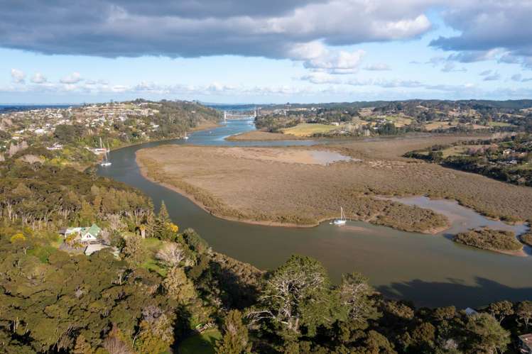 11 Awanui Road Red Beach_37