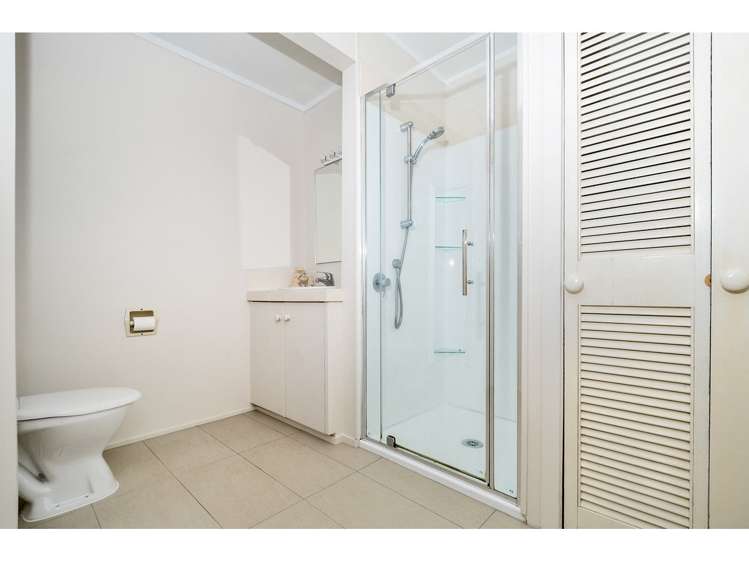 20 Finlow Drive Te Atatu South_13