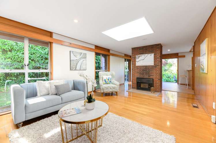 2 Meadway Sunnyhills_18