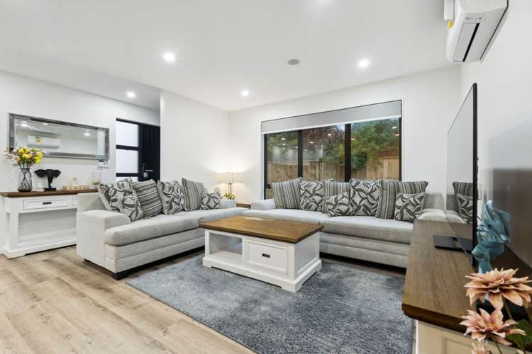 43f Beach Road Pahurehure_9