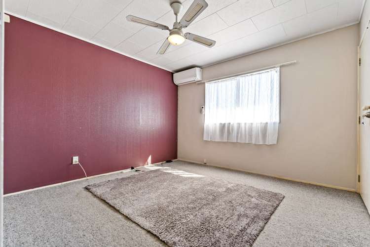 10 Robin Hood Place Onerahi_13