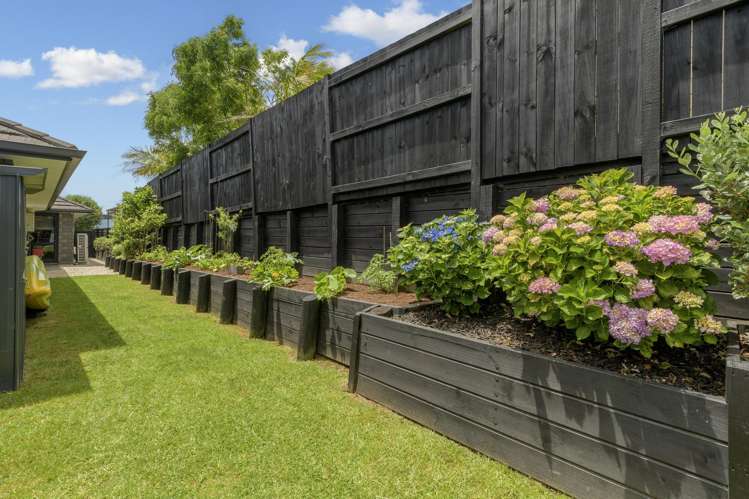 10 Benmore Crescent Pyes Pa_33