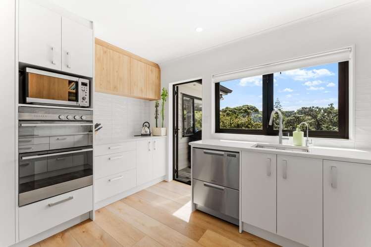 11 Barrier View Road Leigh_8