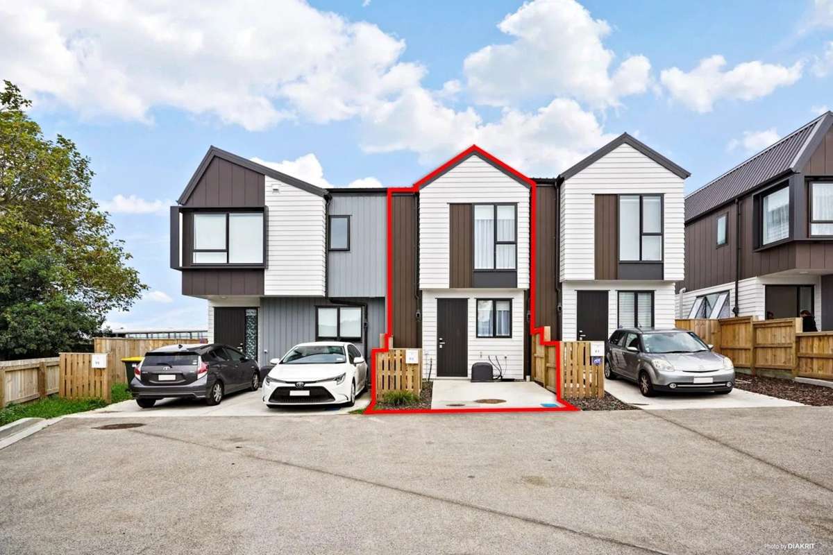 Modern 2 Bedrooms Townhouse in Pacific Gardens – Wiri 1
