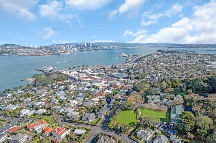 1/15A Kerr Street Devonport_18