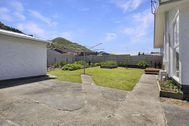 186 California Drive Totara Park_12