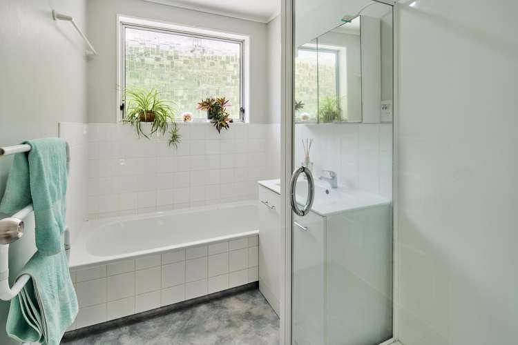 4 Rokewa Way Paparangi_18