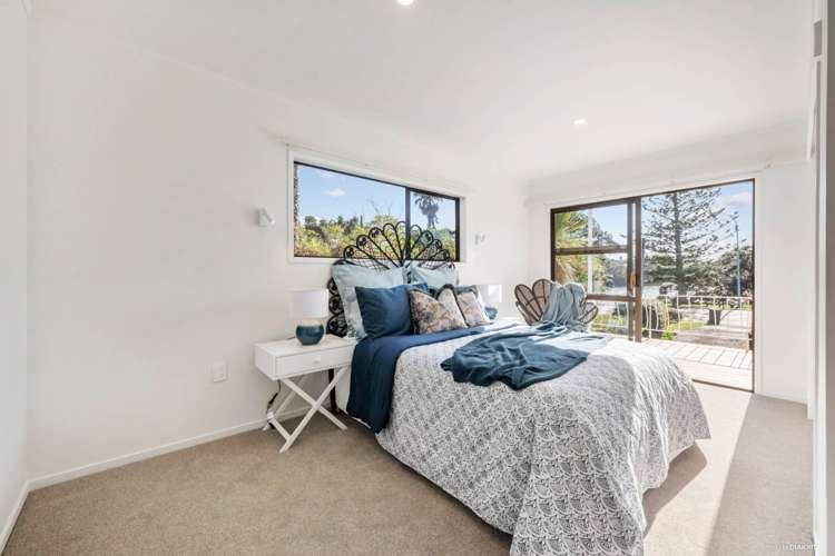 2/918 Beach Road Waiake_6