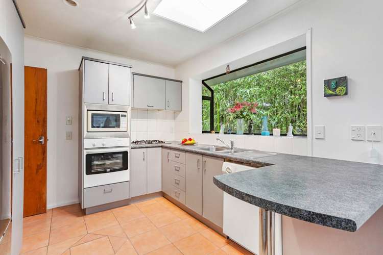 202 Godley Road Titirangi_10