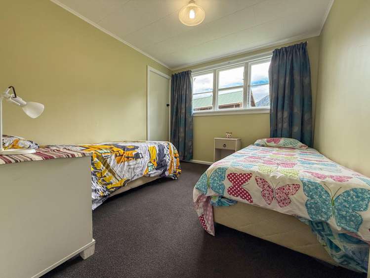 13 Main Road Fox Glacier_10