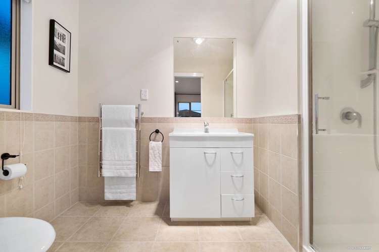 40 Maypark Crescent Flat Bush_12
