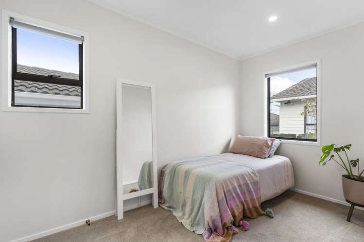 1/6 Lexington Drive Botany Downs_19