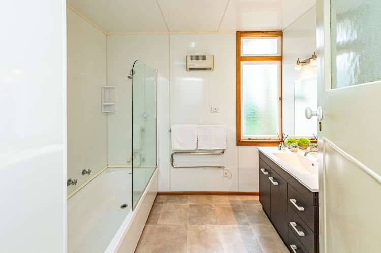 1 Brassey Road Saint Johns Hill_16