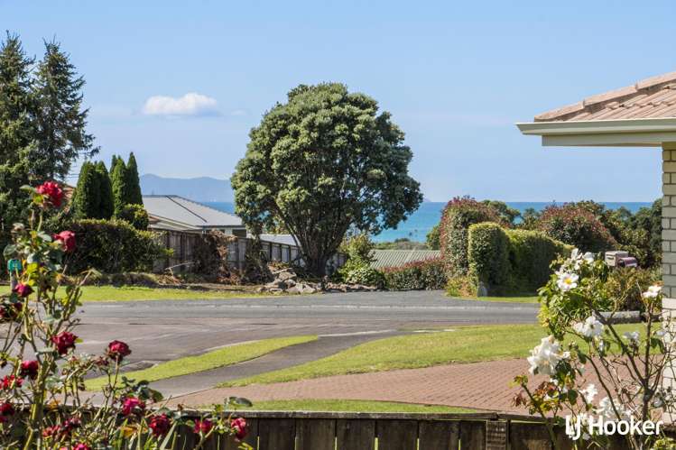 3 Athenree Heights Athenree_5