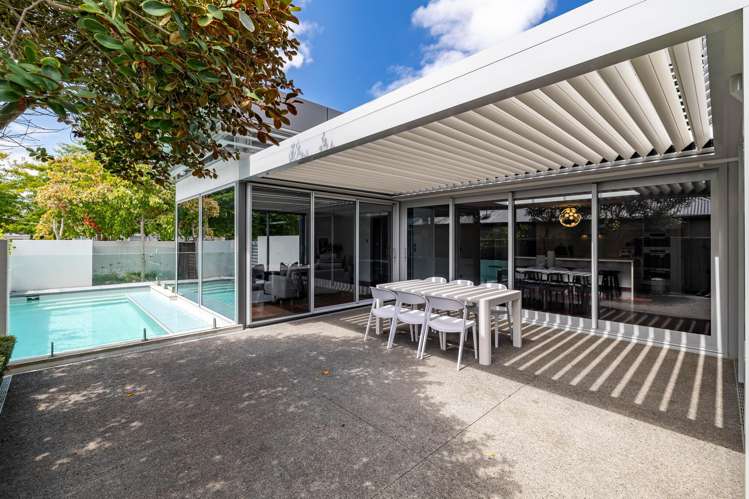 10 Hatton Court Northwood_22