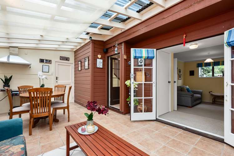 239a Whites Line East Waiwhetu_11