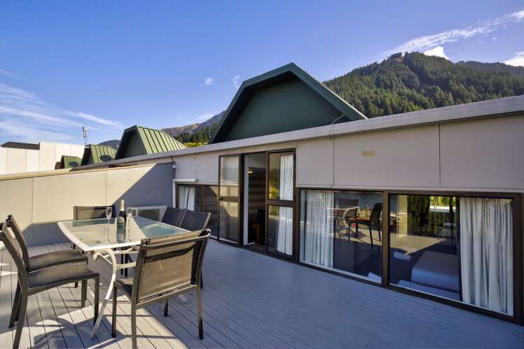1/62g Shotover Street Queenstown_4