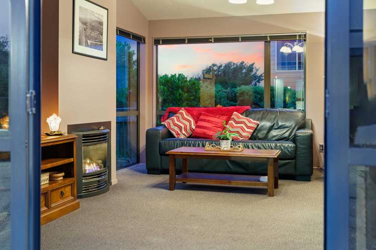 148 Field Way Waikanae Beach_10