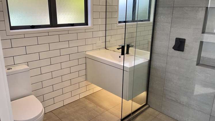 90B Pupuke Road Hillcrest_12
