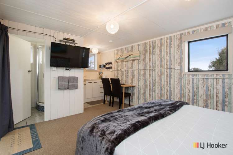 10 Reel Road Athenree_10