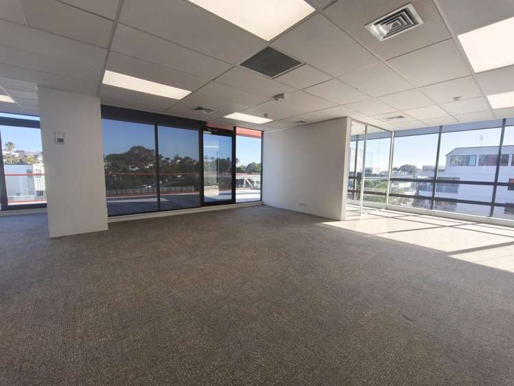 Part level 3/159 Hurstmere Road Takapuna Industrial_2