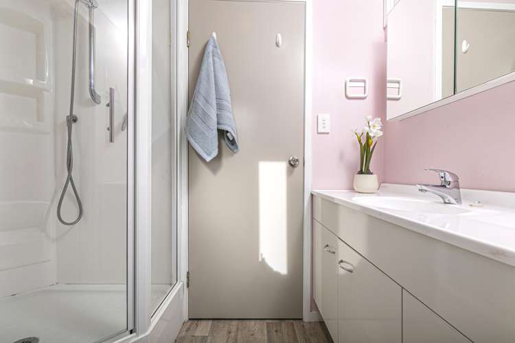 121 Elmore Road Paremoremo_9