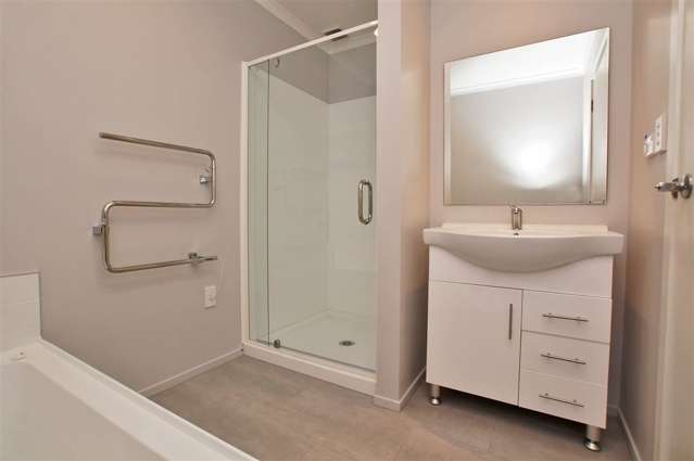 8 Queens Park Crescent Frankton_4