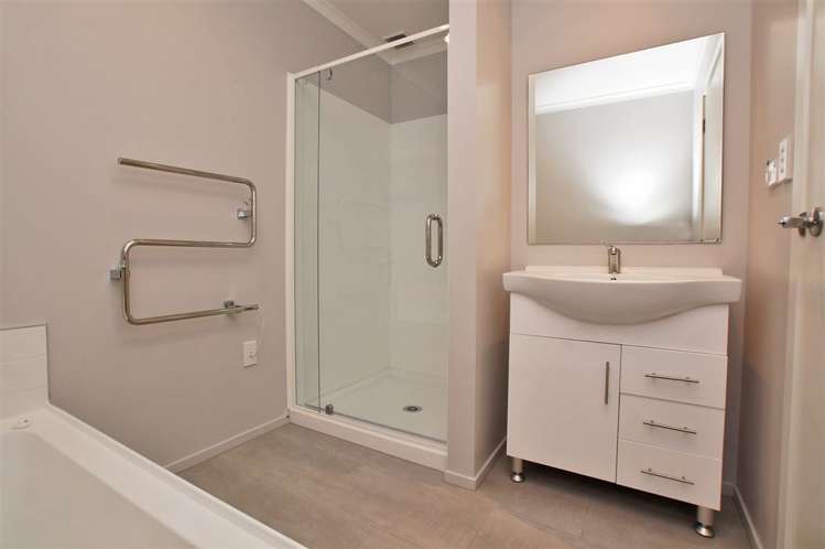 8 Queens Park Crescent Frankton_4