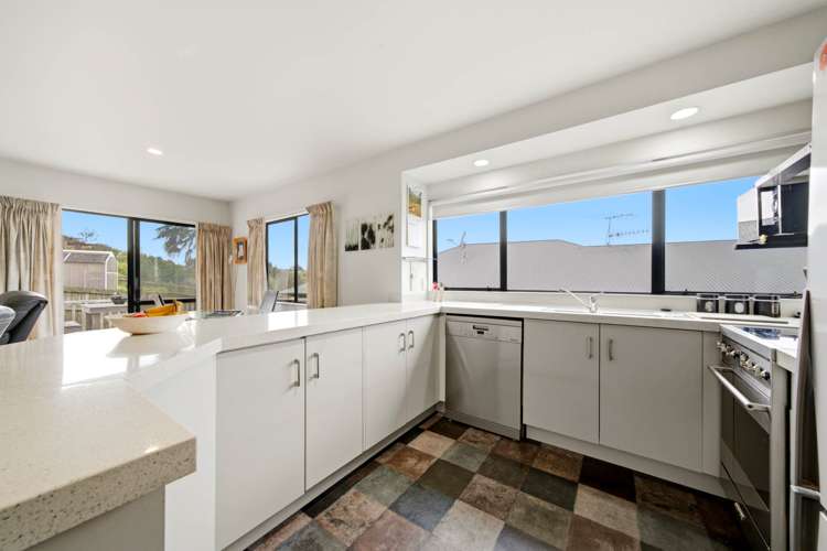 9 Lyttelton Avenue Forrest Hill_5
