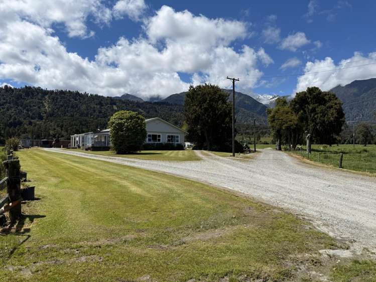 1627 Whataroa Highway Whataroa_27